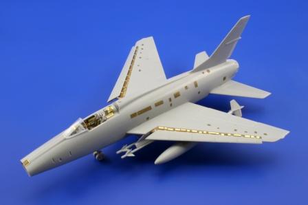 1/72  F-100C S.A.***