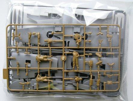 1/48  Spitfire LF. IXE + Soviet Pilots&Ground Personnel***