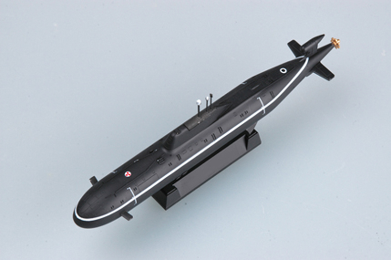 1/700  Russian Navy Akula class attack submarine