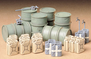 1/35 GRM FUEL & OIL DRUM SET WW2