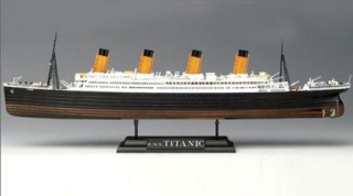 1/700 RMS Titanic Centenary Anniversary Edition