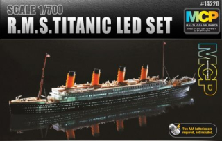 1/700  Titanic + LED set