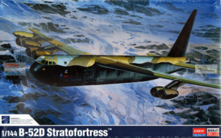 1/144  B-52D Stratofortress 