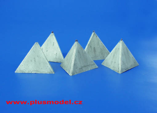 1/35  Protitankové betonové zátarasy - jehlany, Set I